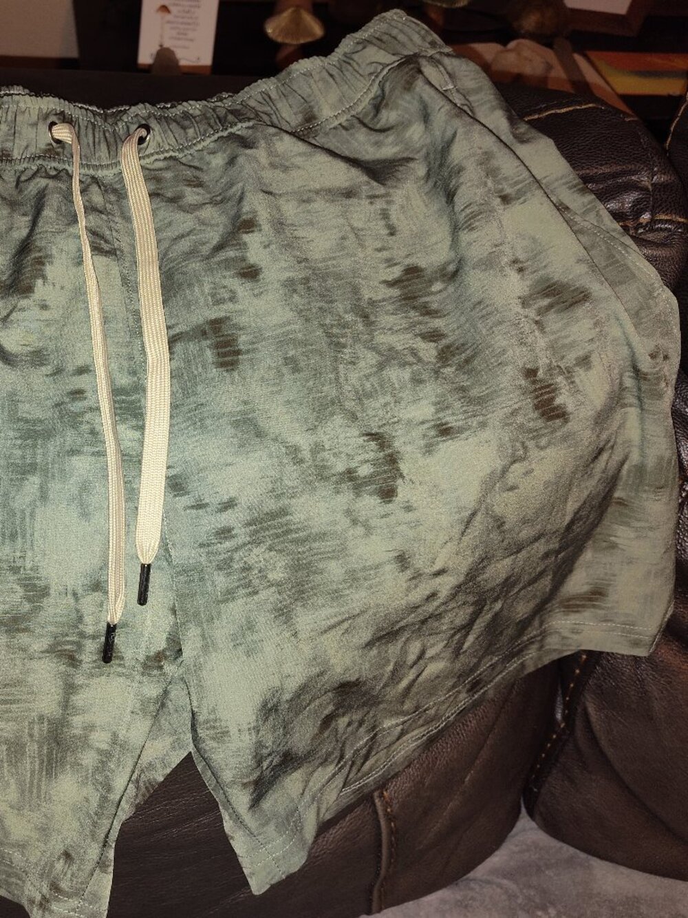 Mens Shorts - Picture 2 of 3